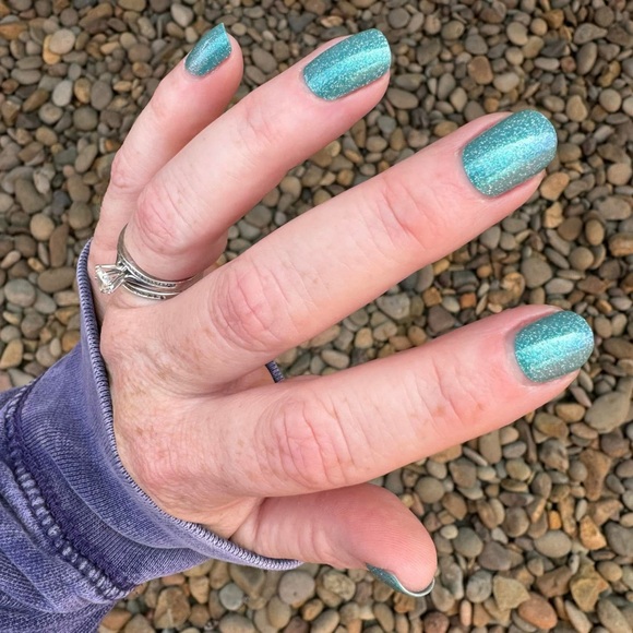 Color Street Timeless Turquoise-Glittery Teal Nail Strips - Picture 4 of 9